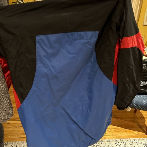 Columbia wind breaker/ raincoat - Picture 3 of 3